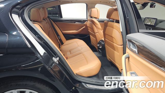 BMW 5-Series 520i Luxury