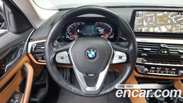 BMW 5-Series 520i Luxury
