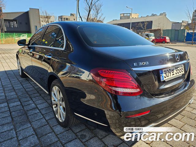 Mercedes-Benz E-Class E220d Exclusive