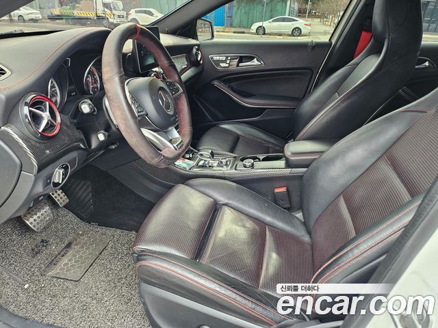 Mercedes-Benz GLA-Class GLA45 AMG 4MATIC