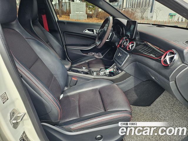 Mercedes-Benz GLA-Class GLA45 AMG 4MATIC