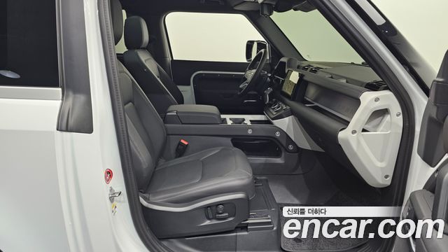 Land Rover Defender 90 D250 X-Dynamic SE