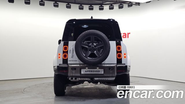 Land Rover Defender 90 D250 X-Dynamic SE