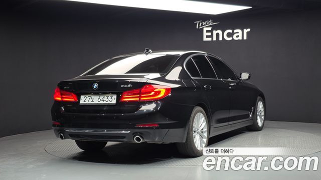 BMW 5-Series 530i xDrive Luxury Plus