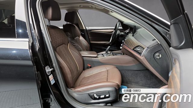 BMW 5-Series 530i xDrive Luxury Plus