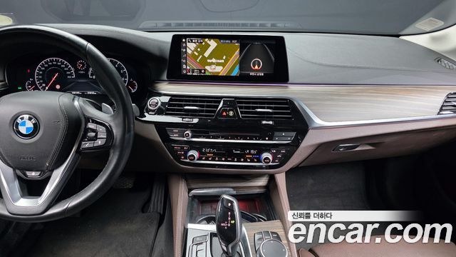 BMW 5-Series 530i xDrive Luxury Plus
