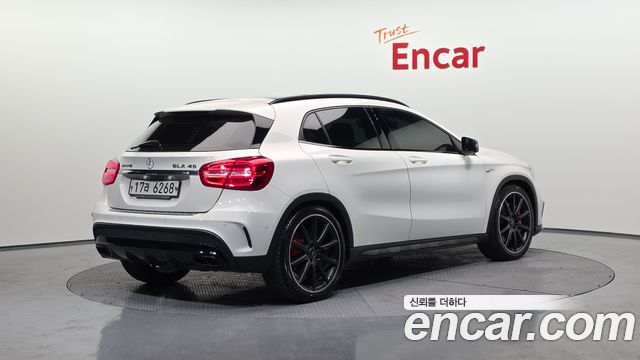 Mercedes-Benz GLA-Class GLA45 AMG 4MATIC