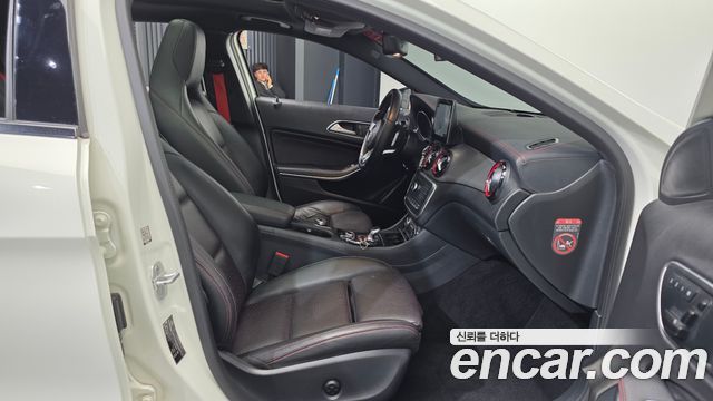 Mercedes-Benz GLA-Class GLA45 AMG 4MATIC