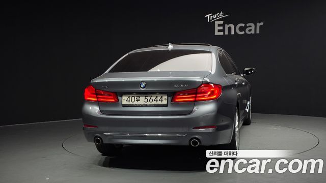 BMW 5-Series 530i xDrive Luxury Plus
