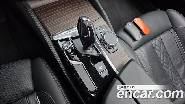 BMW 5-Series 530i xDrive Luxury Plus
