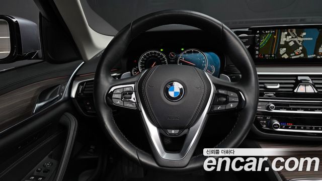 BMW 5-Series 530i xDrive Luxury Plus