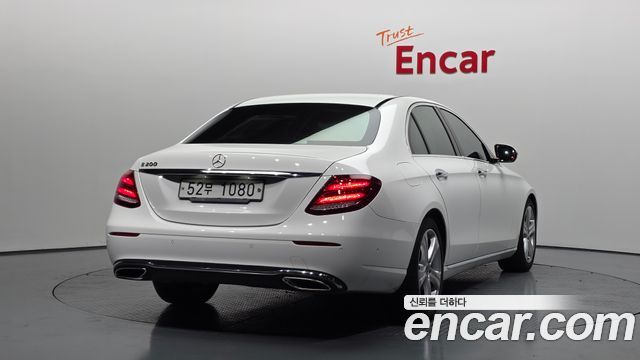 Mercedes-Benz E-Class E200 Avantgarde
