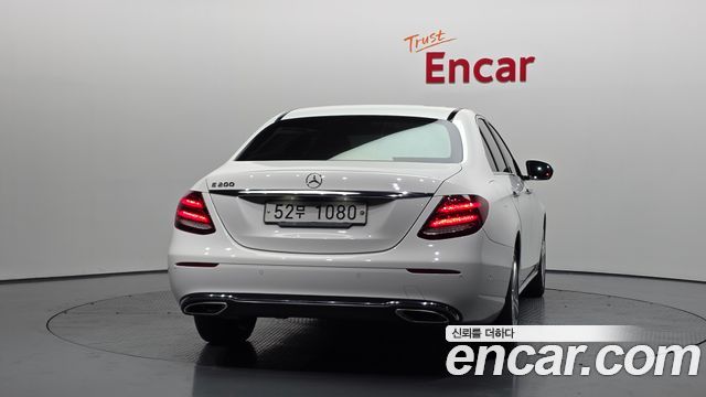 Mercedes-Benz E-Class E200 Avantgarde