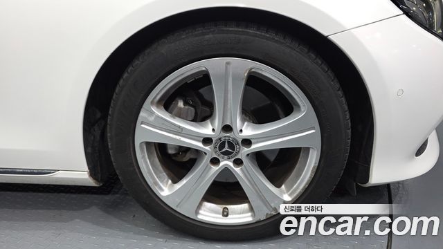 Mercedes-Benz E-Class E200 Avantgarde