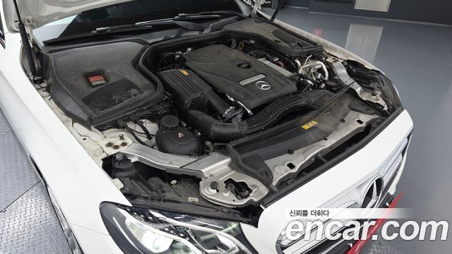 Mercedes-Benz E-Class E200 Avantgarde