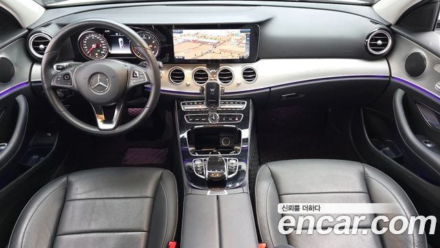 Mercedes-Benz E-Class E200 Avantgarde