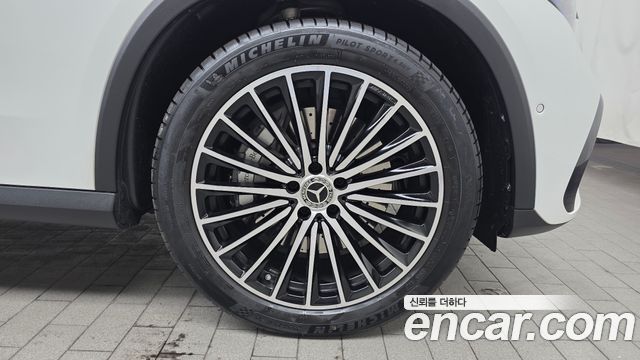 Mercedes-Benz GLC-Class GLC300 4MATIC AMG Line