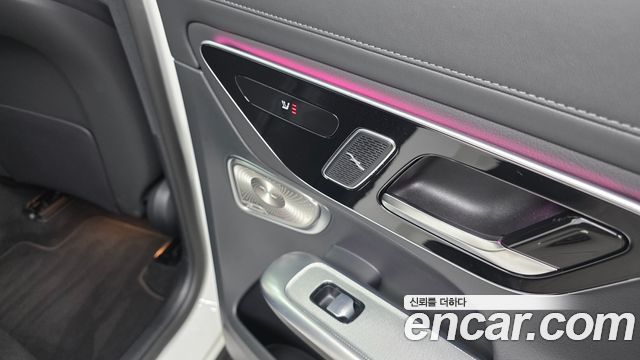 Mercedes-Benz GLC-Class GLC300 4MATIC AMG Line