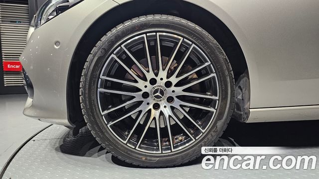 Mercedes-Benz C-Class C200 4MATIC Avantgarde