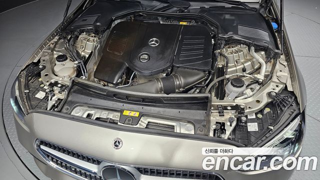 Mercedes-Benz C-Class C200 4MATIC Avantgarde