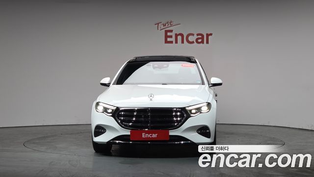 Mercedes-Benz E-Class E300 4MATIC Exclusive