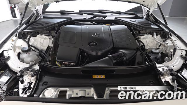 Mercedes-Benz E-Class E300 4MATIC Exclusive