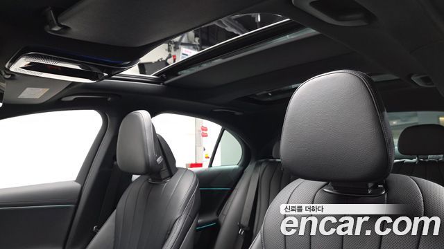 Mercedes-Benz E-Class E300 4MATIC Exclusive