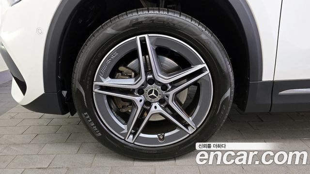Mercedes-Benz GLA-Class GLA250 4MATIC