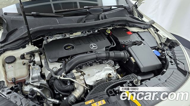 Mercedes-Benz GLA-Class GLA250 4MATIC