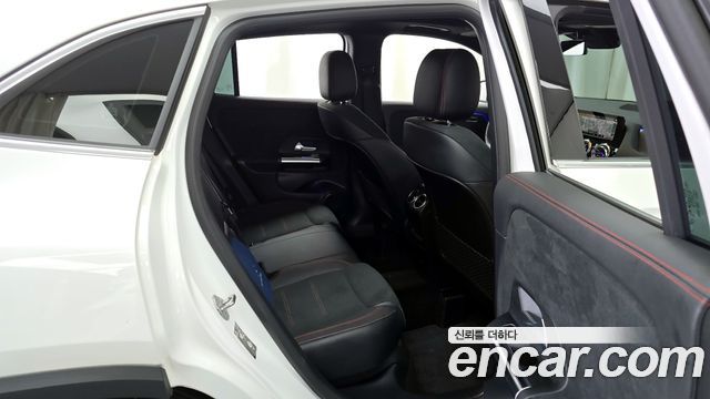 Mercedes-Benz GLA-Class GLA250 4MATIC