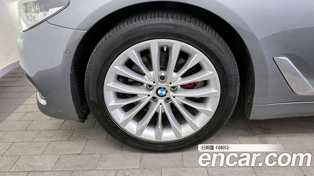 BMW 5-Series 520d xDrive Luxury Plus