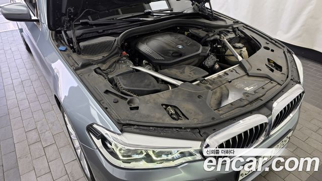 BMW 5-Series 520d xDrive Luxury Plus