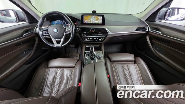 BMW 5-Series 520d xDrive Luxury Plus