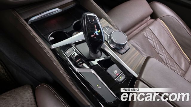 BMW 5-Series 520d xDrive Luxury Plus