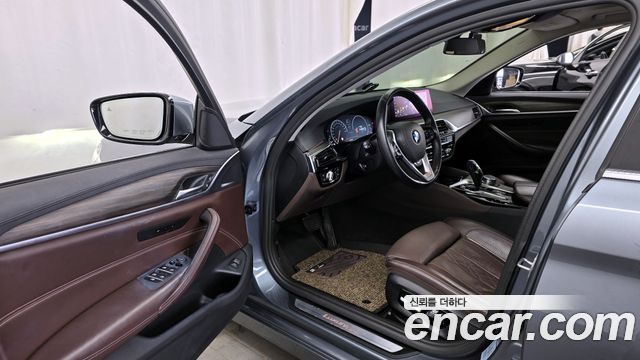 BMW 5-Series 520d xDrive Luxury Plus