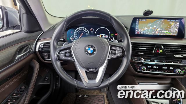 BMW 5-Series 520d xDrive Luxury Plus