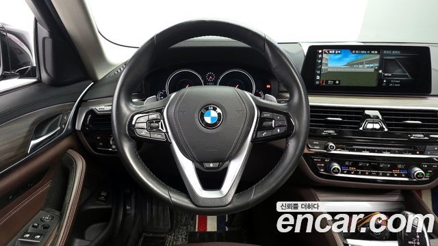 BMW 5-Series 530i xDrive Luxury Plus