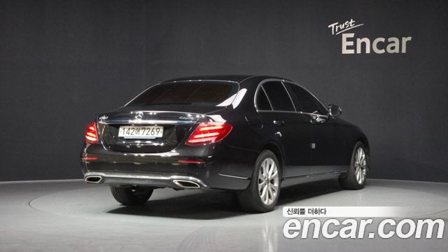 Mercedes-Benz E-Class E300 4MATIC Exclusive