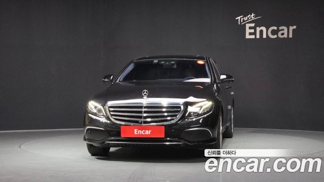 Mercedes-Benz E-Class E300 4MATIC Exclusive