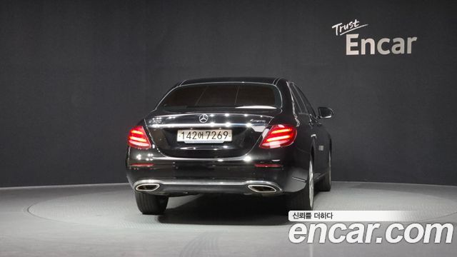 Mercedes-Benz E-Class E300 4MATIC Exclusive