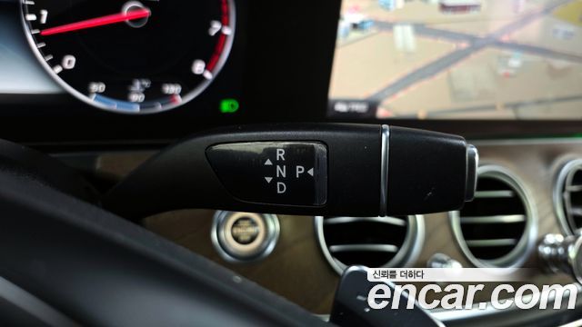 Mercedes-Benz E-Class E300 4MATIC Exclusive