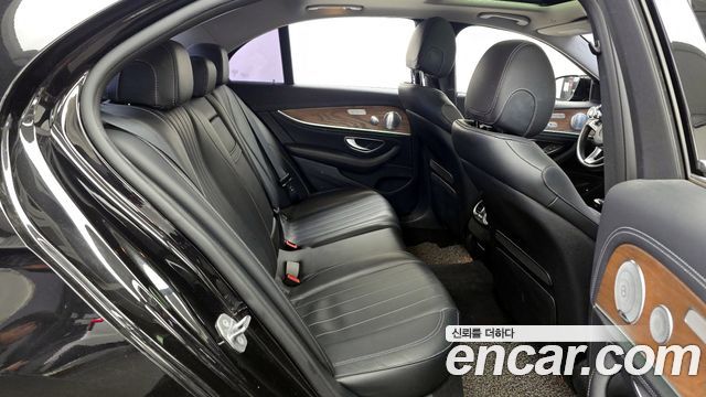 Mercedes-Benz E-Class E300 4MATIC Exclusive