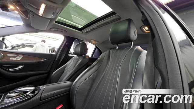 Mercedes-Benz E-Class E300 4MATIC Exclusive