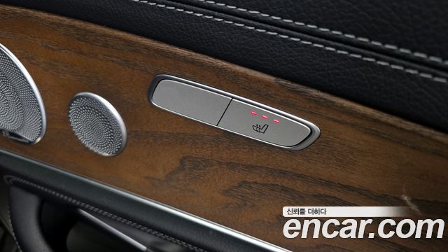 Mercedes-Benz E-Class E300 4MATIC Exclusive