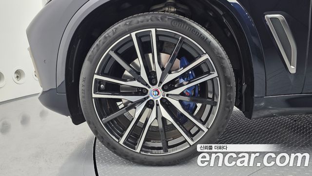 BMW X5 M50i