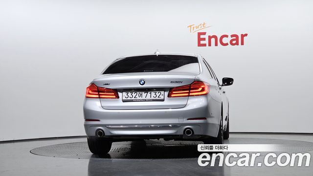 BMW 5-Series 530i xDrive Luxury Plus