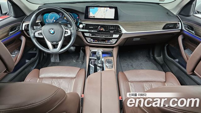 BMW 5-Series 530i xDrive Luxury Plus