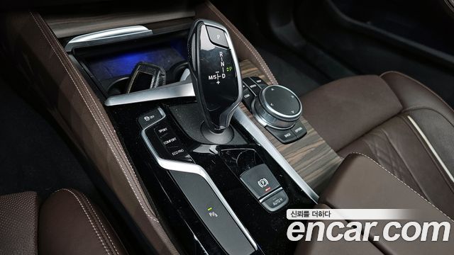 BMW 5-Series 530i xDrive Luxury Plus