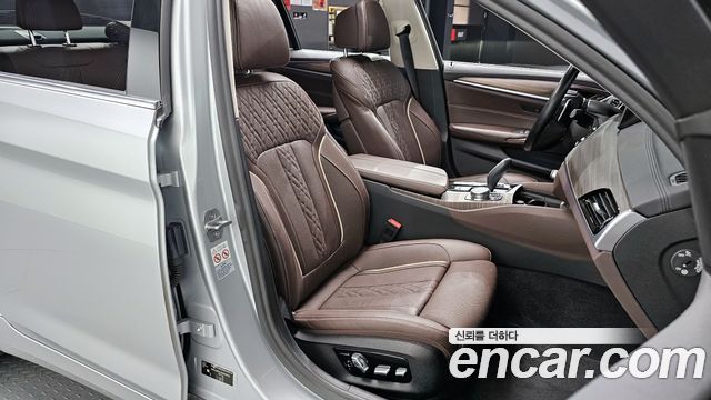 BMW 5-Series 530i xDrive Luxury Plus
