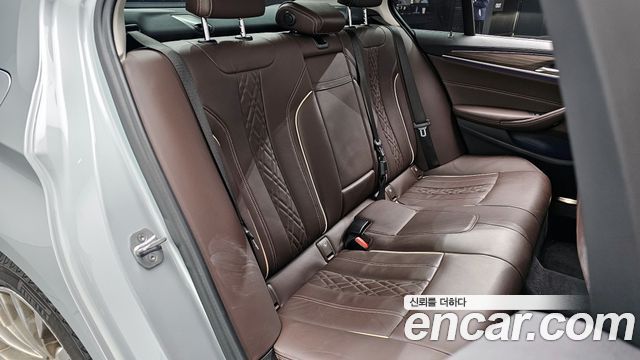BMW 5-Series 530i xDrive Luxury Plus
